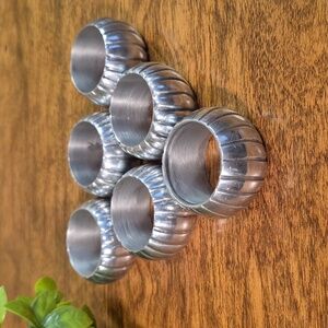 VINTAGE-STYLE Cylindrical Pewter-Tone Ribbed Design Metal Napkin Rings, Set of 6